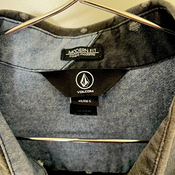 Volcom button down - Picture 2 of 2